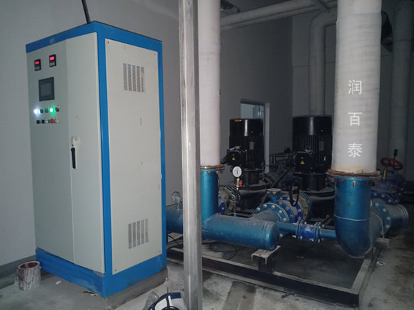 直聯混水供熱機